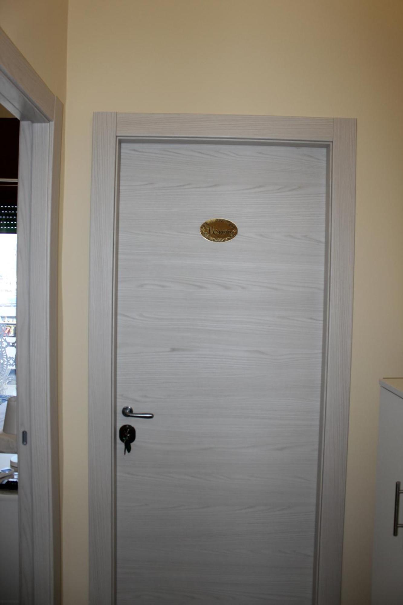 Elena House Apartment Napoli Bagian luar foto