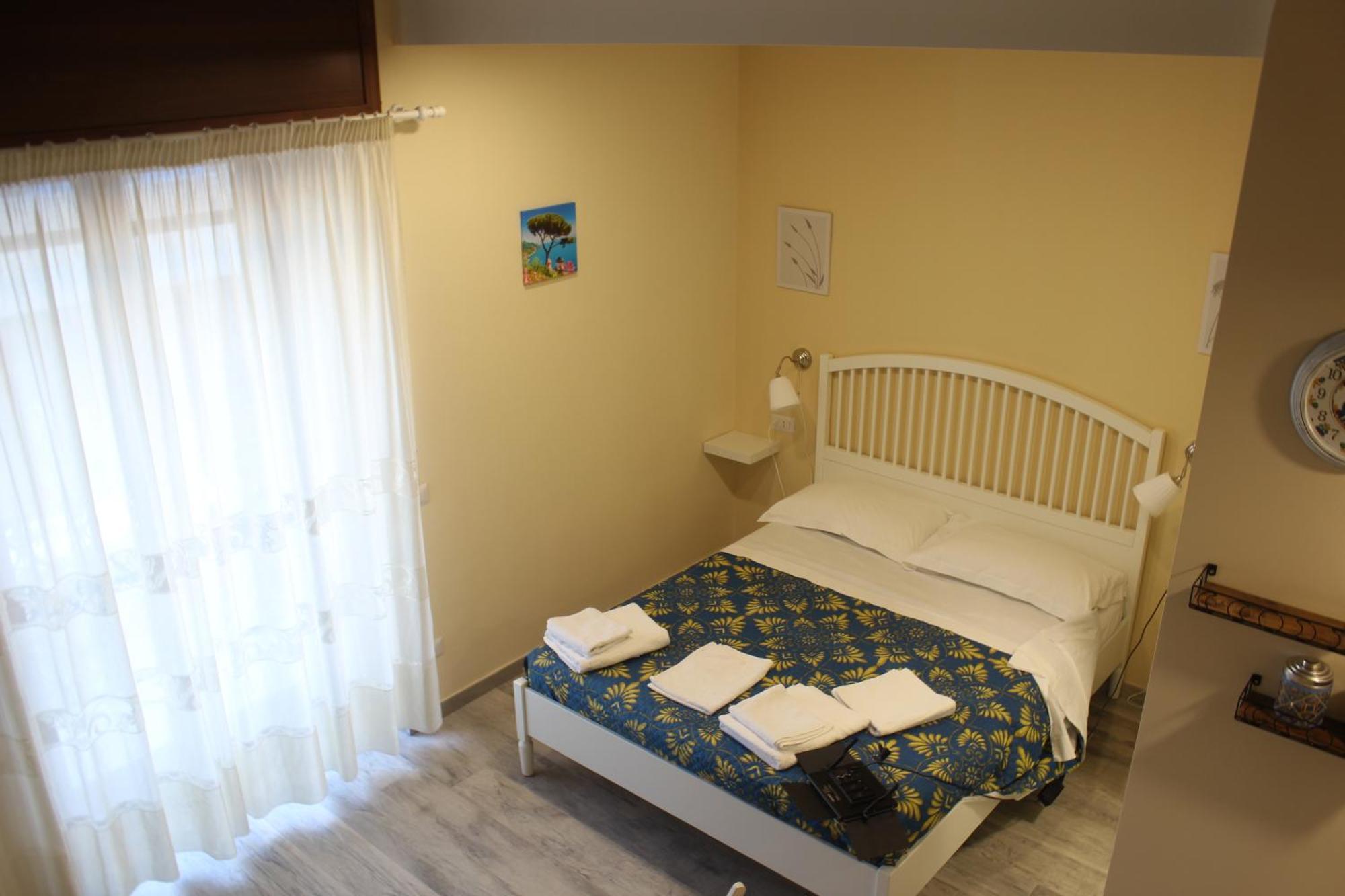 Elena House Apartment Napoli Bagian luar foto