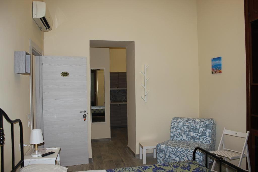 Elena House Apartment Napoli Bagian luar foto